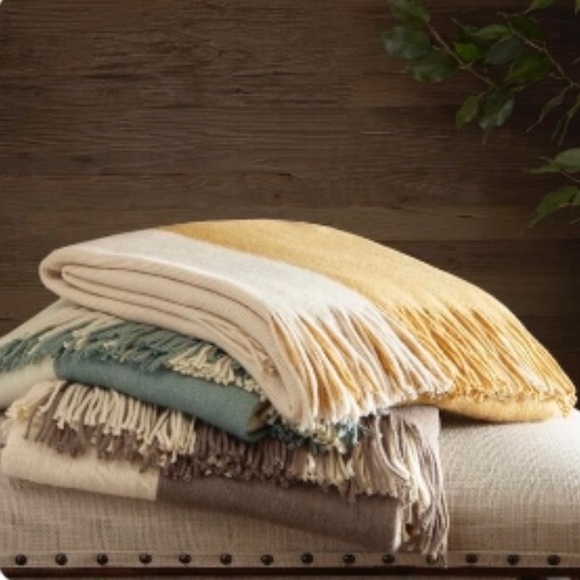 Ink & Ivy Other - Ink & Ivy Stockholm Greenish Blue Faux Cashmere Throw Blanket 🌿